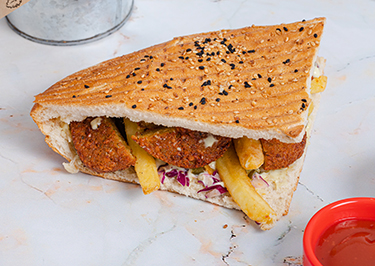 BİR-İKİ Alman Şaurması Çörəkdə (Falafel)